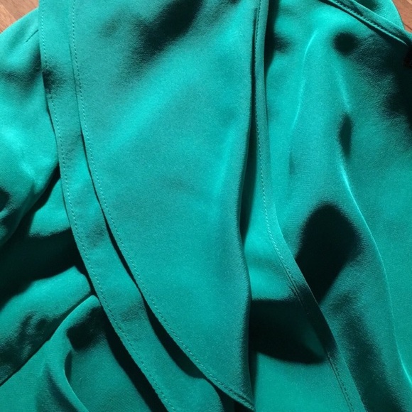 BCBGMaxAzria Emerald Green Wrap Ruffle Blouse Top - Picture 6 of 7
